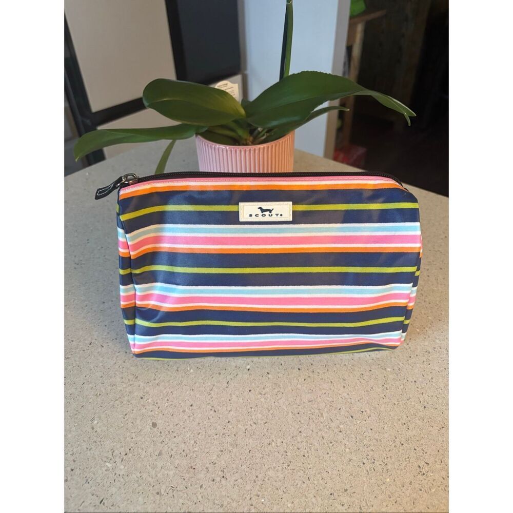 Scout cosmetic bag